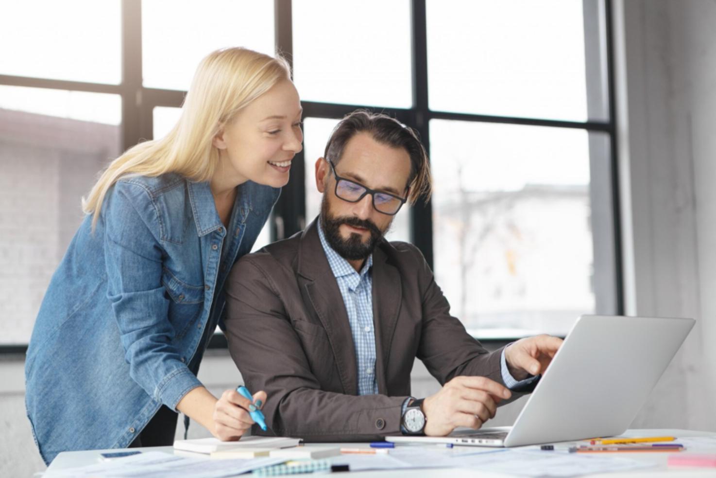 Consultoría financiera personalizada con documentación y análisis presupuestario
